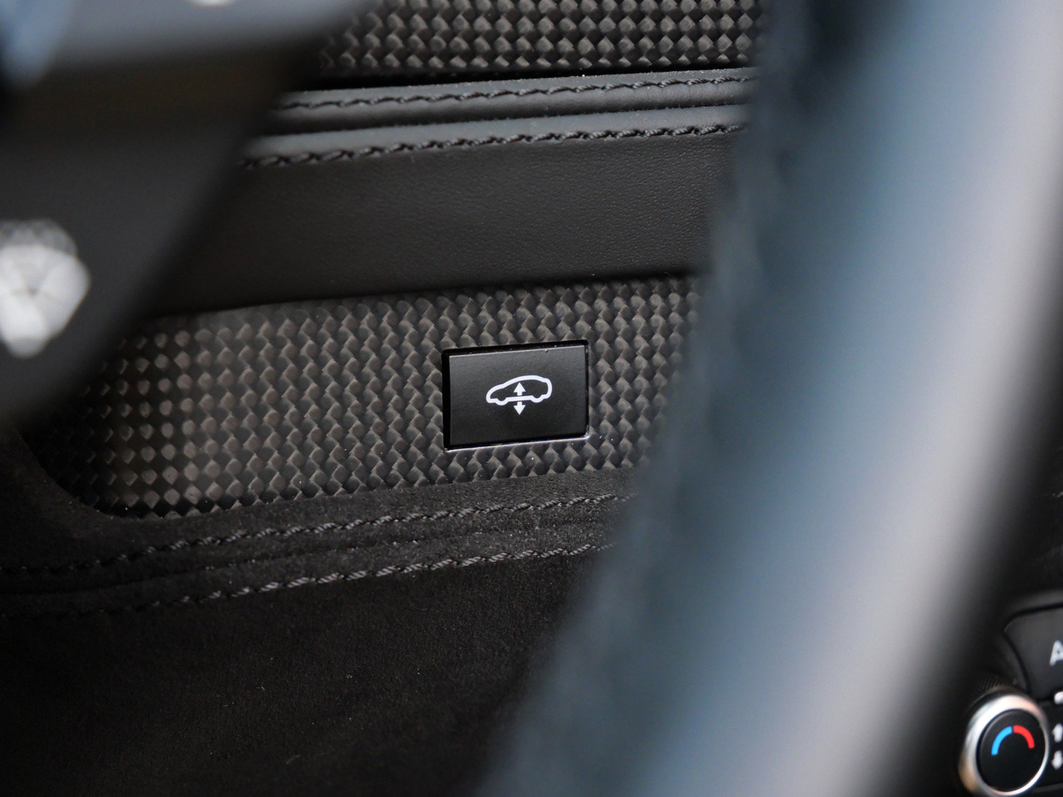 Used 2023 Ferrari F8 Tributo RWD image 37