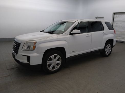 Used 2017 GMC Terrain SLE FWD image 2