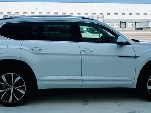 Used 2024 Volkswagen Atlas SEL Premium R-Line AWD/4WD image 4