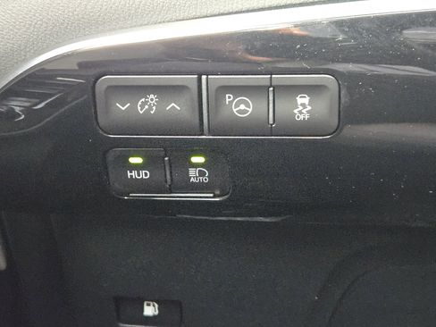 Used 2022 Toyota Prius Limited image 25