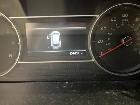 Used 2023 Kia Sorento S w/ Panoramic Sunroof Package AWD/4WD image 2