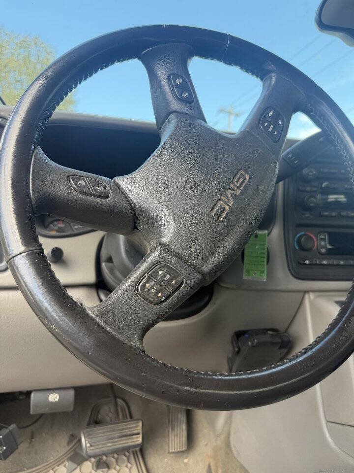 Used 2007 GMC Sierra 2500 SLT w/ Heavy-Duty Power Package AWD/4WD image 7