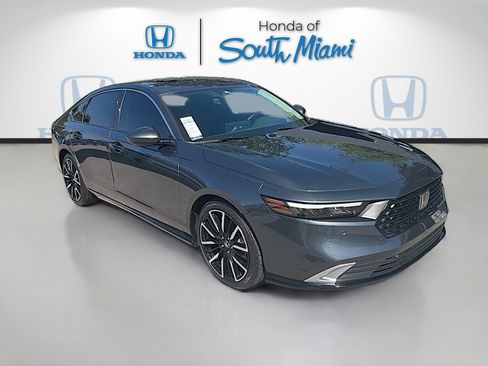 Used 2023 Honda Accord Touring image 1