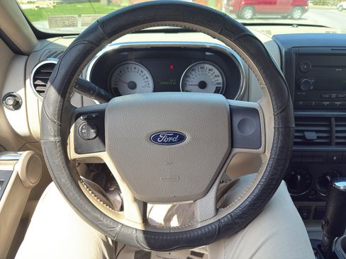Used 2007 Ford Explorer Sport Trac XLT image 12