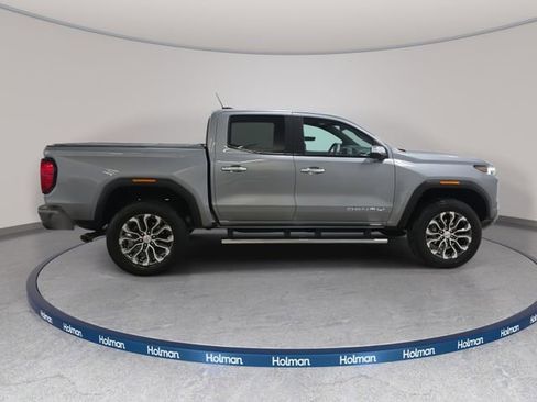 Used 2024 GMC Canyon Denali image 5