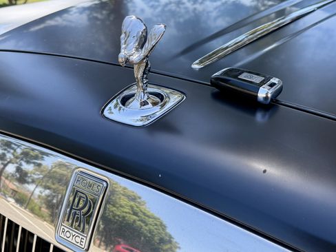Used 2016 Rolls-Royce Ghost RWD image 35