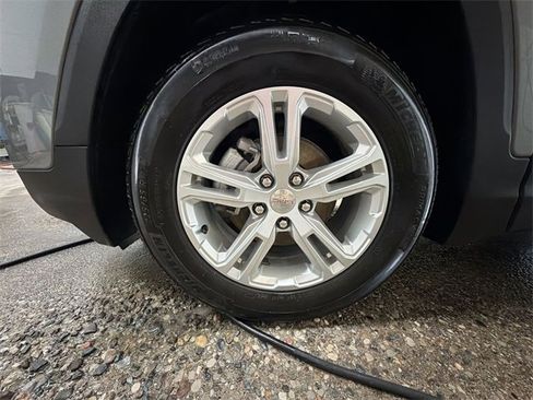 Certified 2023 GMC Terrain SLE w/ Driver Convenience Package image 10