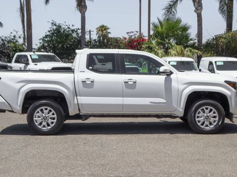 Used 2024 Toyota Tacoma SR5 RWD image 10