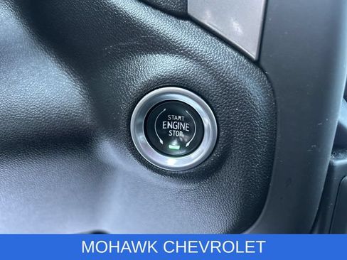 Certified 2022 Chevrolet Silverado 1500 Custom Trail Boss AWD/4WD image 17
