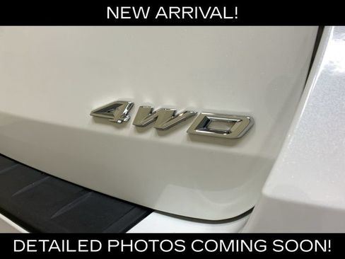 Used 2022 Ford Explorer XLT w/ Equipment Group 202A AWD/4WD image 17