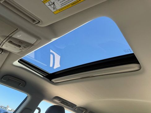 Used 2018 Nissan Armada SL w/ Moonroof Package image 19