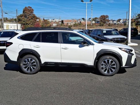 New 2025 Subaru Outback Limited image 7