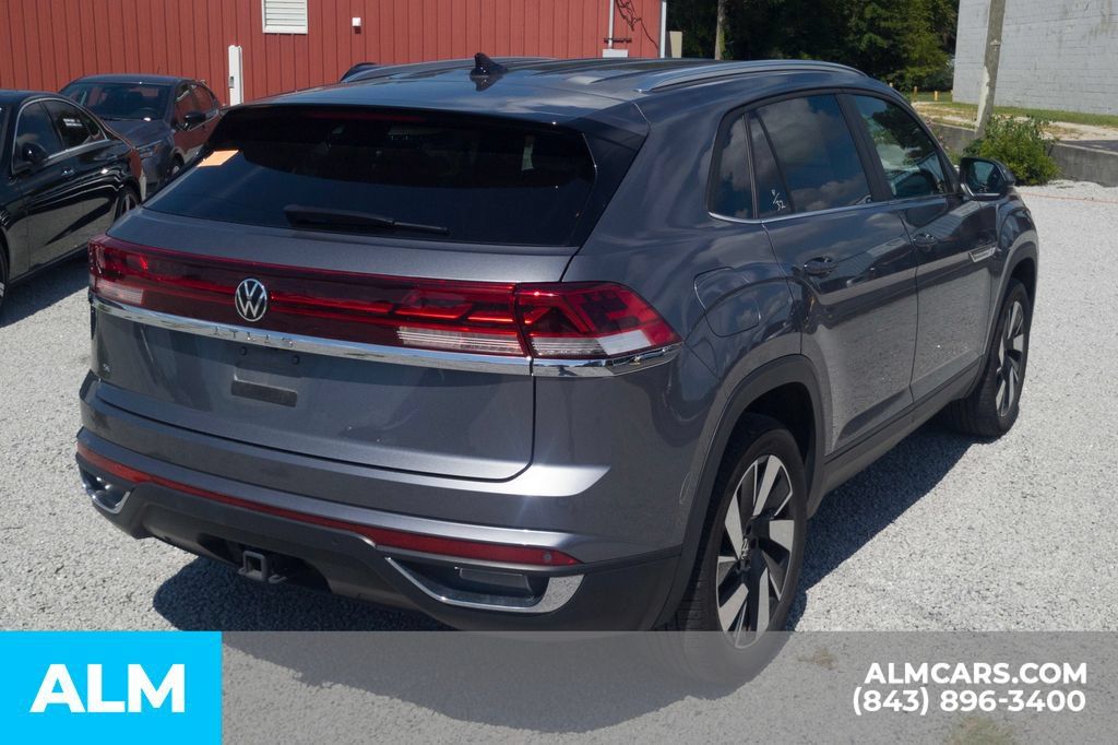 Used 2025 Volkswagen Atlas Cross Sport SE FWD image 23