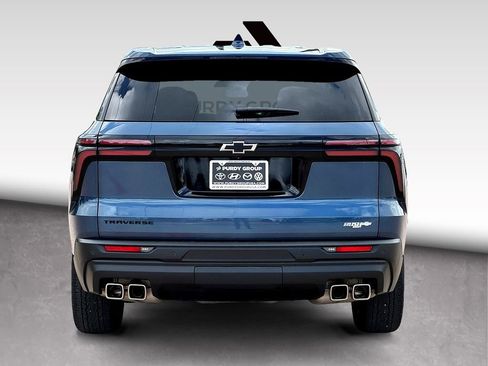 Used 2024 Chevrolet Traverse LS w/ Midnight/Sport Edition FWD image 7