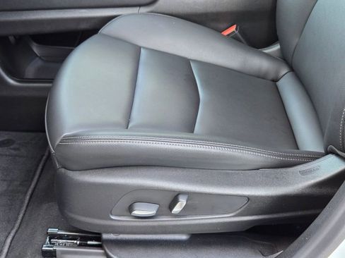 New 2025 Cadillac XT6 Luxury image 26