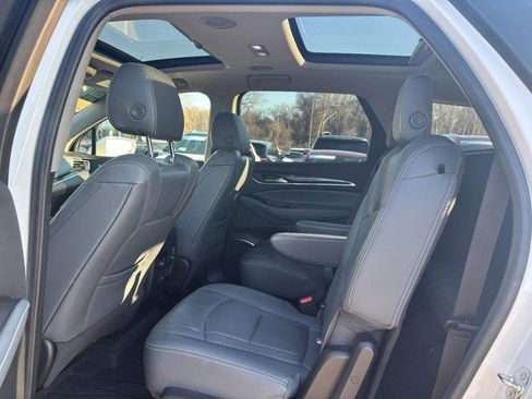 Used 2018 Buick Enclave Premium image 11