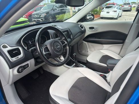 Used 2019 Jeep Compass Latitude w/ Popular Equipment Group FWD image 7