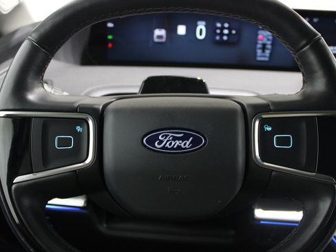 Used 2025 Ford Expedition Platinum AWD/4WD image 9