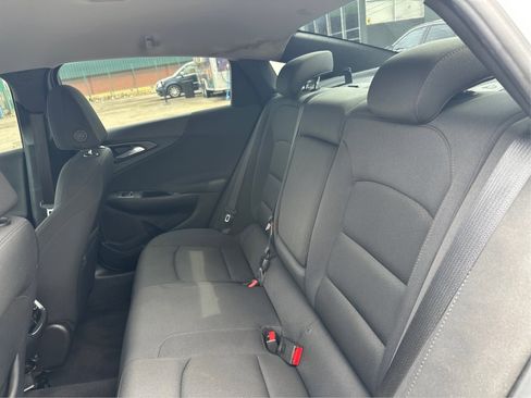 Used 2017 Chevrolet Malibu LT image 11