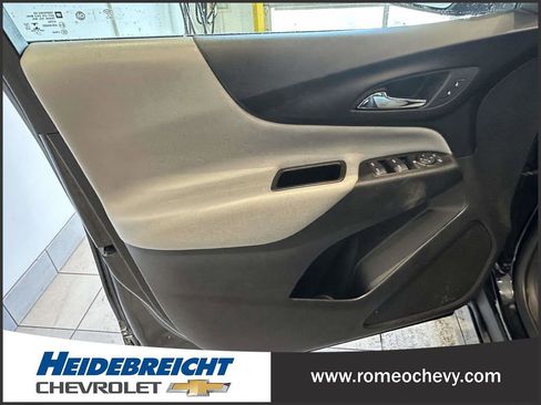 Used 2020 Chevrolet Equinox LT image 17