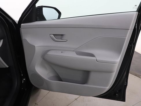 Used 2025 Hyundai Kona SEL image 9