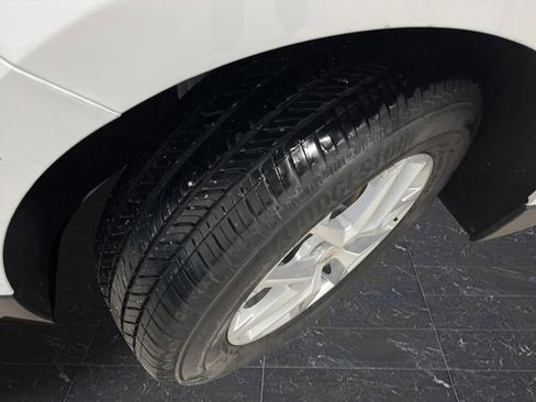 Used 2024 Chevrolet Equinox LT image 35