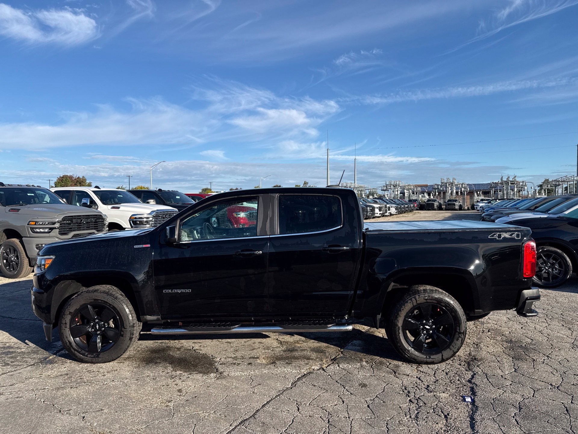 Used 2016 Chevrolet Colorado LT w/ Midnight Edition AWD/4WD image 9