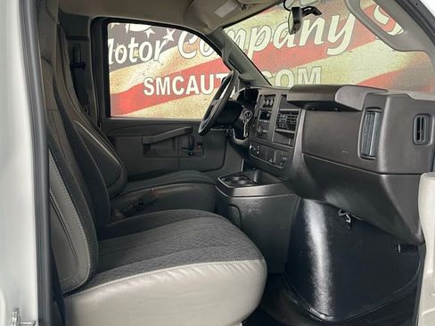 Used 2024 GMC Savana 2500 w/ Driver Convenience Package image 14