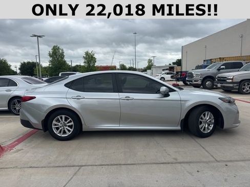 Used 2025 Toyota Camry LE w/ Convenience Package image 2