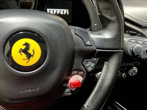 Used 2015 Ferrari 458 Italia Coupe RWD image 12