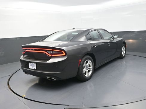 Used 2020 Dodge Charger SXT RWD image 10