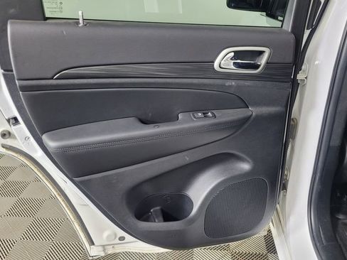 Used 2022 Jeep Grand Cherokee Laredo X image 33