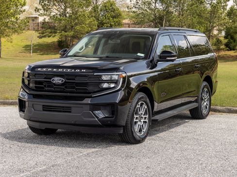 New 2026 Ford Expedition Max Active RWD image 3