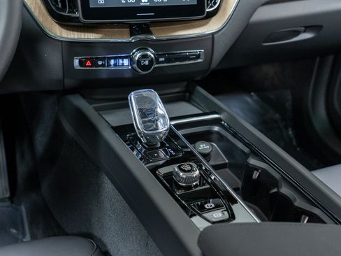 New 2026 Volvo XC60 B5 Plus w/ Protection Package Premier AWD/4WD image 20