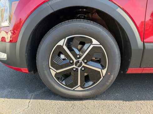 New 2026 Kia Niro EX FWD image 10