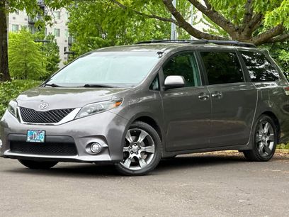 Used 2015 Toyota Sienna SE w/ SE Preferred Package