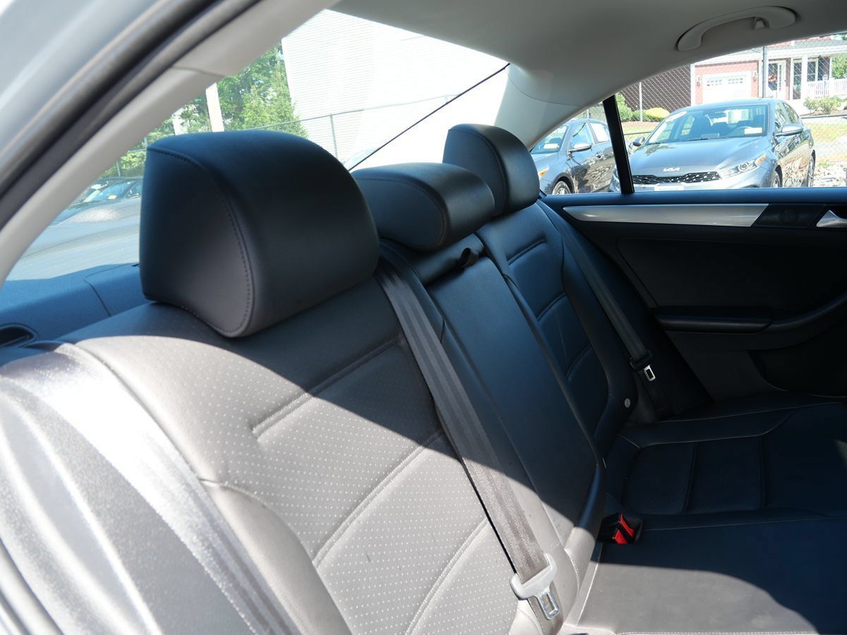 Used 2018 Volkswagen Jetta SE FWD image 28