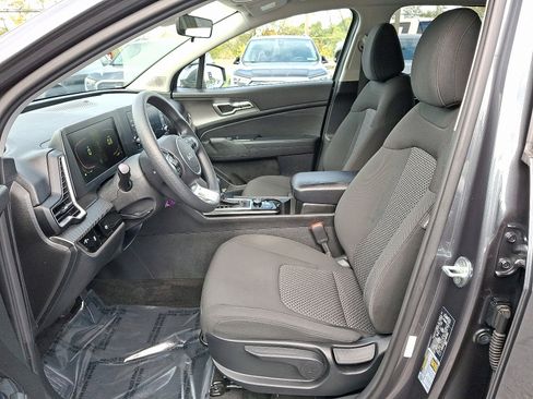 Used 2023 Kia Sportage LX image 13