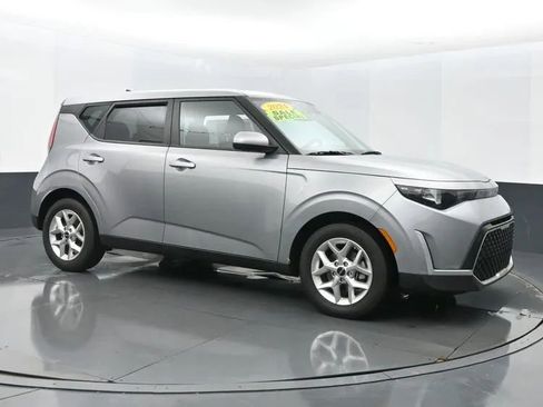 Used 2024 Kia Soul LX w/ Option Group 015 image 2