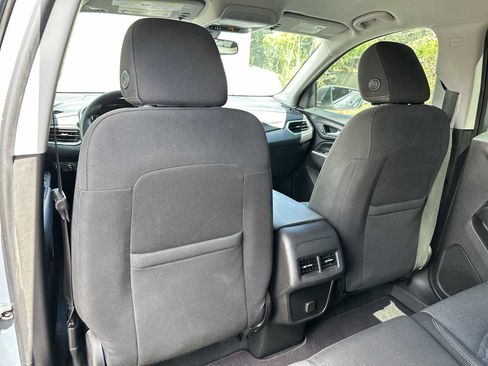 Used 2018 Chevrolet Equinox LT FWD image 16