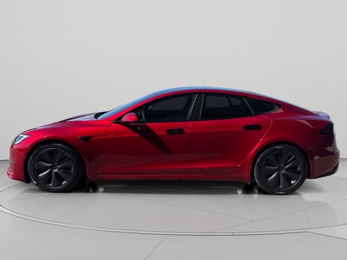 Used 2025 Tesla Model S image 2