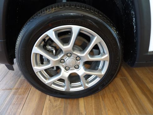 Used 2024 Jeep Compass Latitude w/ Sun and Sound Group AWD/4WD image 10