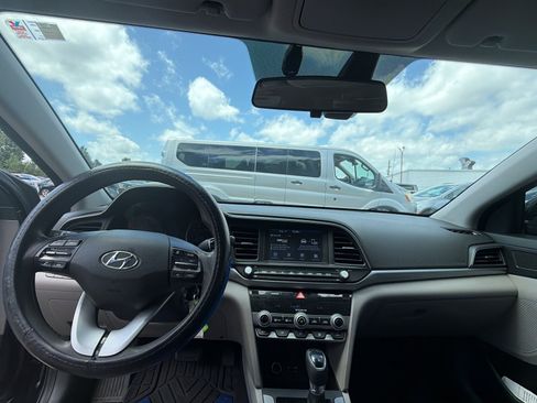 Used 2020 Hyundai Elantra SEL w/ Cargo Package (C1) FWD image 16