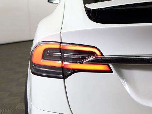 Used 2020 Tesla Model X Long Range image 13