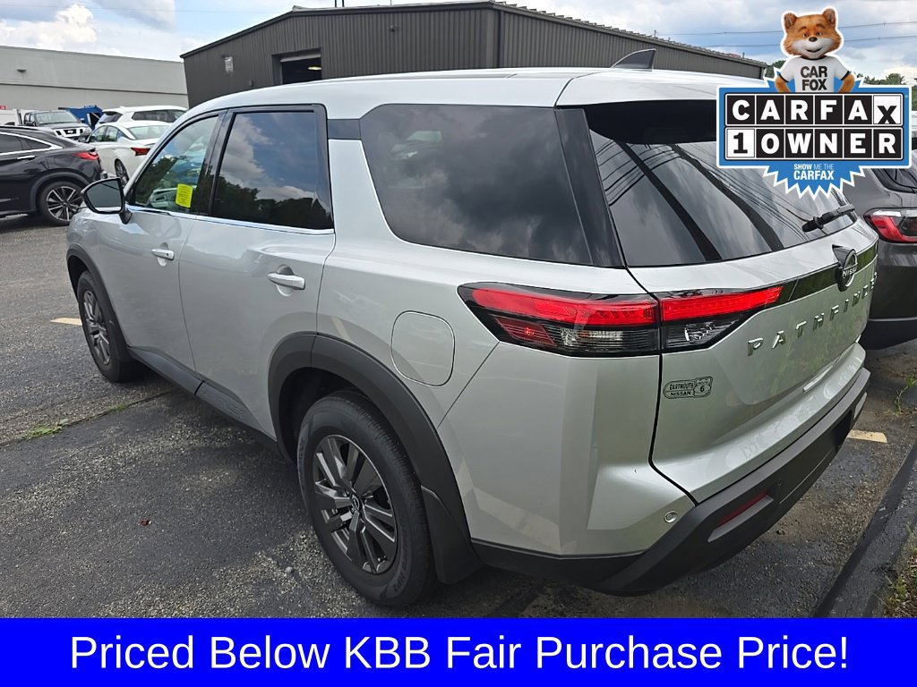Used 2025 Nissan Pathfinder S AWD/4WD image 9