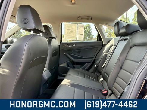 Used 2024 Volkswagen Jetta SE image 17