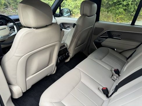 Used 2023 Land Rover Range Rover SE image 15