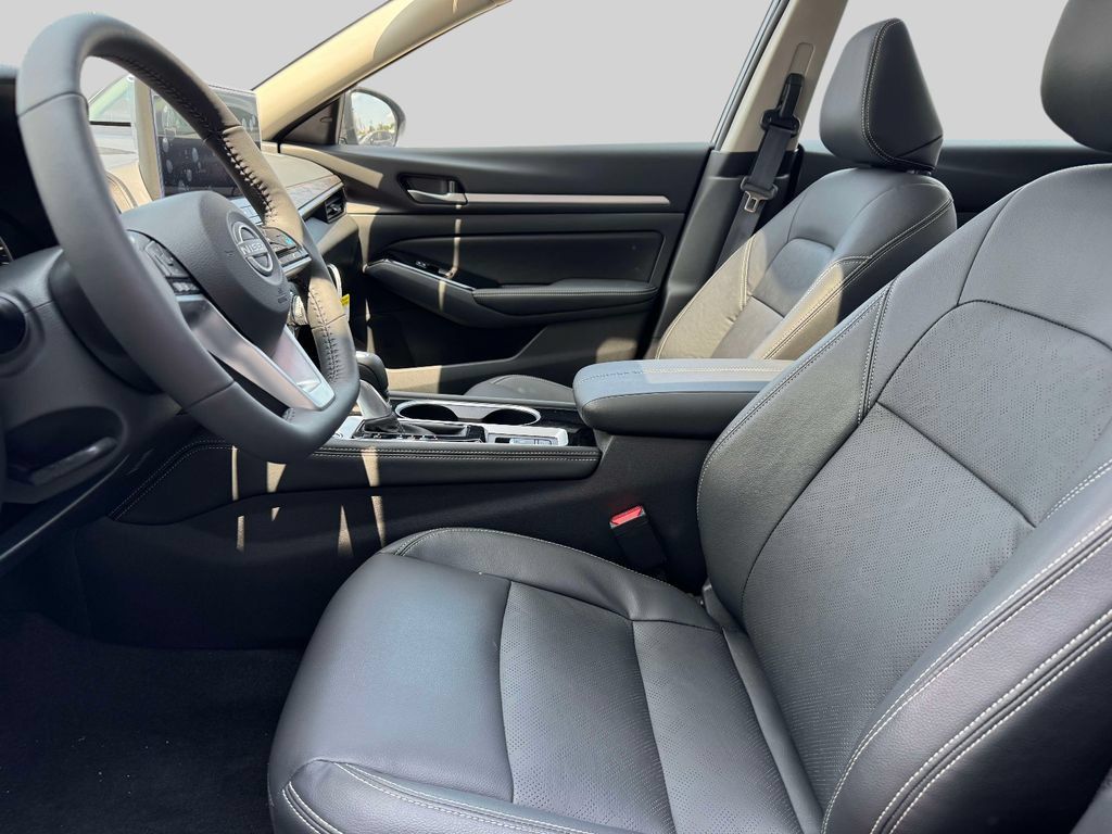 Certified 2025 Nissan Altima 2.5 SL FWD image 14
