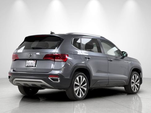 Used 2022 Volkswagen Taos SE FWD image 5