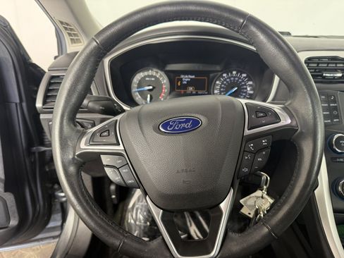 Used 2016 Ford Fusion SE w/ Equipment Group 201A FWD image 19